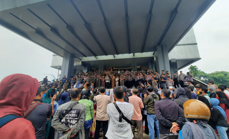 Di Hadapan Pemilik SKTUB, Andi Harun Tegaskan Lapak Pasar Pagi Tidak Disewakan