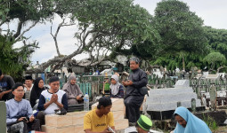 Melihat Aktivitas Ziarah Umat Muslim Sebelum Ramadan di Samarinda