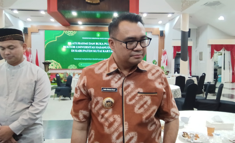 Bupati Aulia Rahman Basri Pastikan Perbaikan Jalan Vital di Kukar Beres Sebelum Lebaran