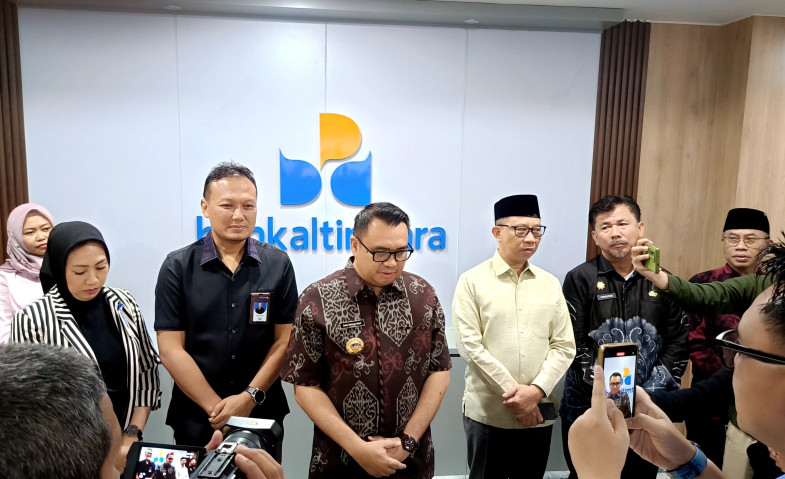 Bupati Kukar Tanda Tangan Akad Kredit Bankaltimtara untuk Lunasi Utang ke Pihak Ketiga