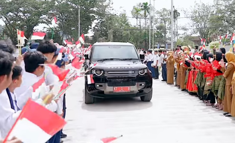 Mobil Kepala Daerah Disorot, Andi Harun: Sedan Warisan Pak Jaang, Defender Disewa untuk Tamu Penting