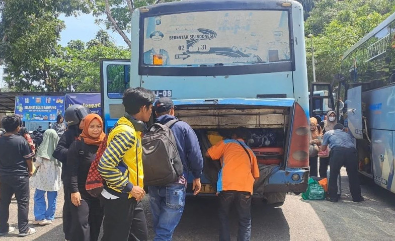 Petugas Tetap Siaga Meski Arus Balik di Terminal Lempake Berlangsung Normal