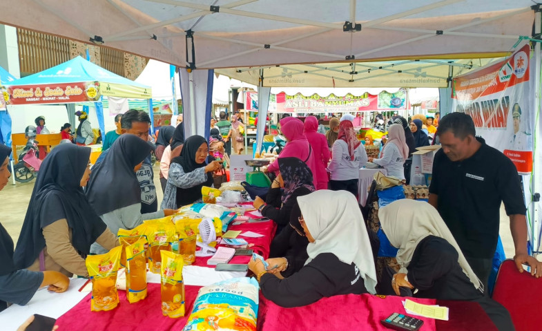 Polres Kukar Gelar Gerakan Pangan Murah Jelang Idulfitri, Ratusan Paket Sembako Terjual