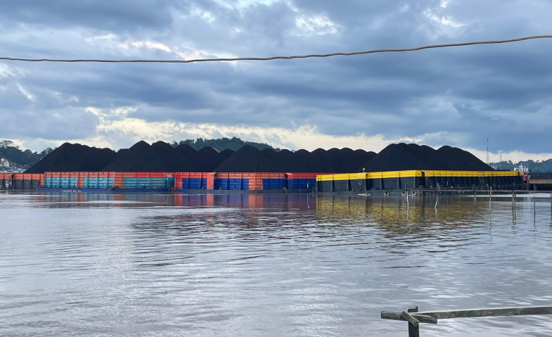 Proyek Dua Titik Tambat Tongkang di Sungai Mahakam Tunggu Regulasi Pusat