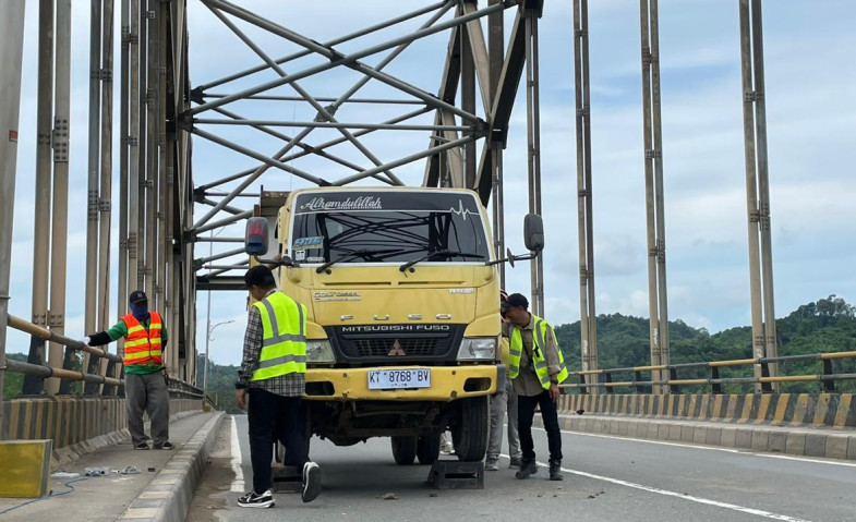 Struktur Jembatan Mahulu Dipastikan Kokoh, Kendaraan Berat Roda Delapan Boleh Melintas