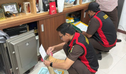 Tim Penyidik Kejati Kaltim Geledah Kantor Dinas ESDM Terkait Dugaan Korupsi Penambangan