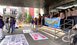 Aksi Damai Mahasiswa Unikarta di Kantor Bupati Kukar, Jalan Rusak Ancaman Bagi Pengendara