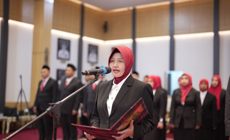 Neneng Chamelia Resmi Dilantik sebagai Sekda Samarinda