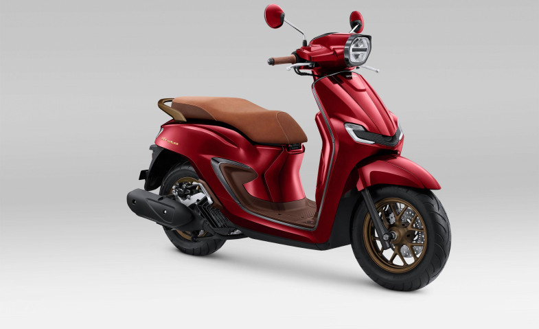 New Honda Stylo 160 Tampil Mewah dan Retro dengan Warna Spesial Burgundy