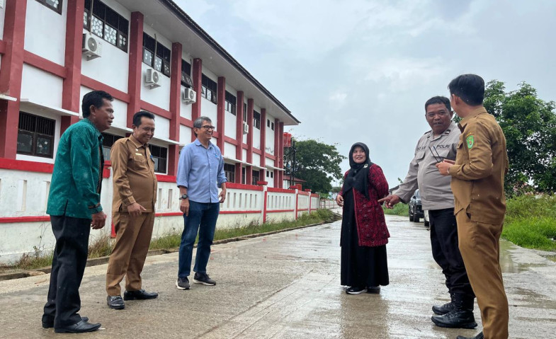 Jalan Becek Menuju SDN 013 Sudah Disemenisasi KPC dengan Anggaran Rp 1,5 Miliar
