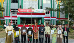 Berprestasi! Tujuh Dosen UINSI Samarinda Terima Penghargaan
