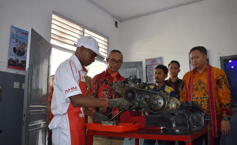AHM Bawa Pendidikan Vokasi Berstandar Industri ke Ujung Timur Indonesia
