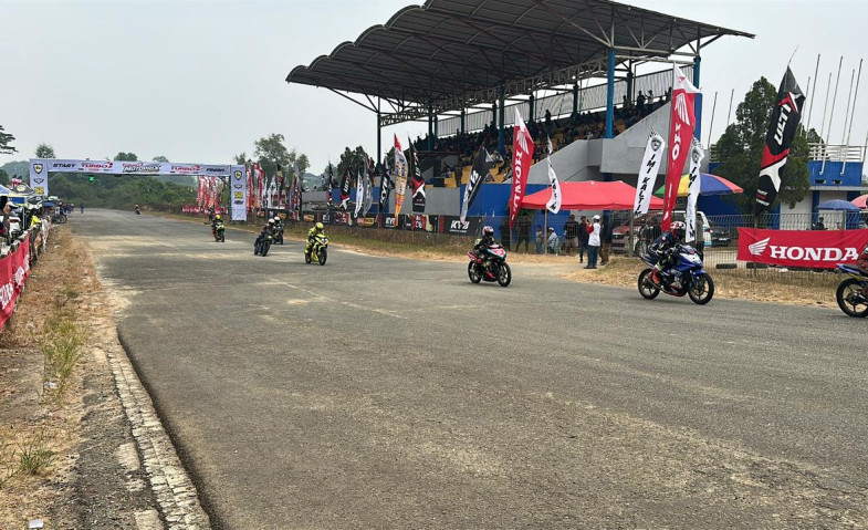 Astra Motor Kaltim 2 Dukung Penuh Pengembangan Dunia Balap di Kejurnas Motoprix Putaran 4 Region C Kalimantan
