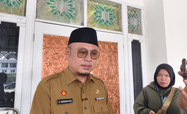Disdikbud Kukar Rampungkan Pendistribusian Paket Seragam Sekolah Lengkap Melalui Koperasi