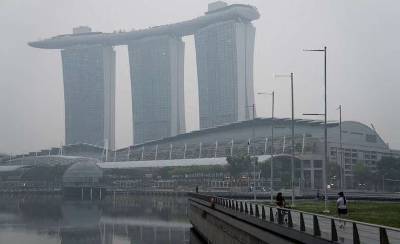 Kabut Asap Karhutla Ganggu Penerbangan Malaysia-Singapura