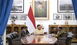 Prabowo Minta PLN Percepat Transformasi Bisnis, Fokus Efisiensi dan Percepat Energi Surya 100 GW