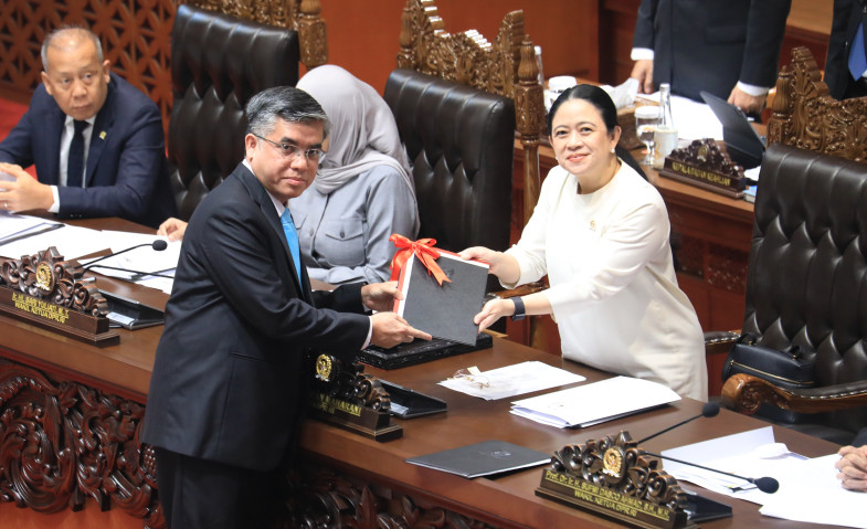 RUU Ketenagakerjaan Larang Penahanan Ijazah Pekerja